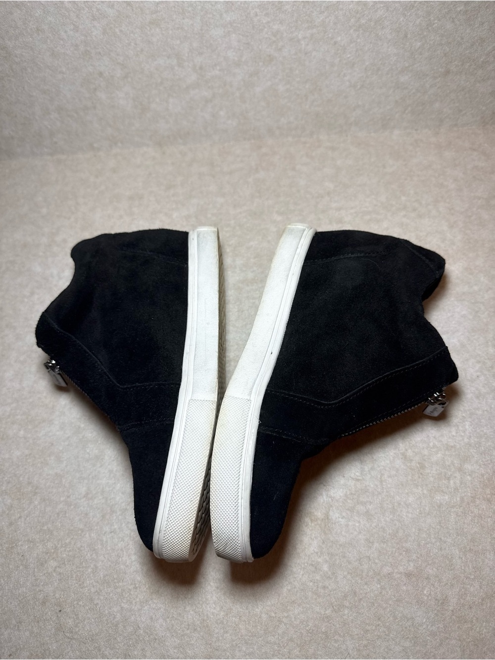 Blondo Glenda Black Suede Front Zipper Wedge Waterproof Sneakers Size 7M - Picture 4 of 10